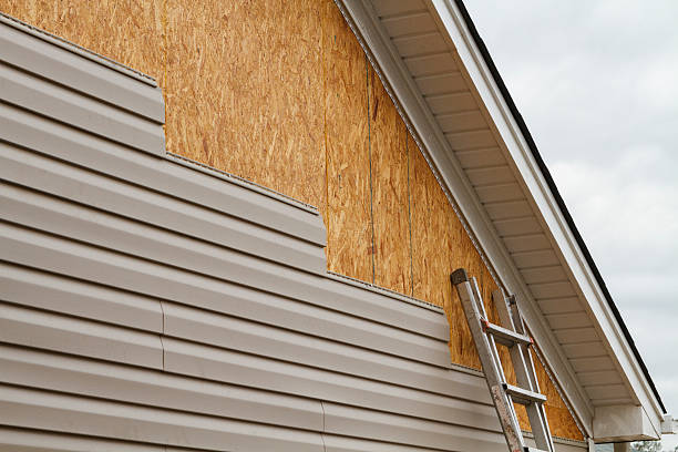 Professional Vinyl Siding technician working in Burr Hill, VA